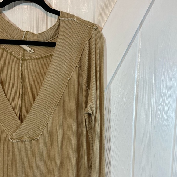 Free People Tan Long Sleeve V-Neck Relaxed Blouse - Picture 2 of 11